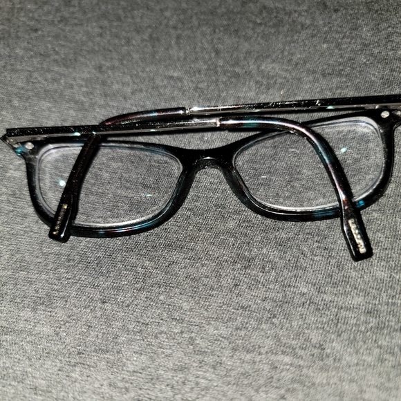 Lacoste Glasses - Eyeglasses & Case - Picture 9 of 10